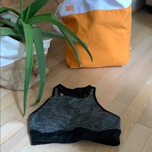 LUCY black/white high neck sports bra size XS